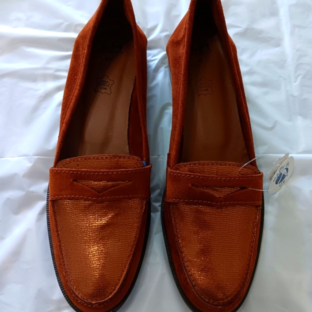 LH Premiun. Loafers suede, size 41 , color terracota and tan.